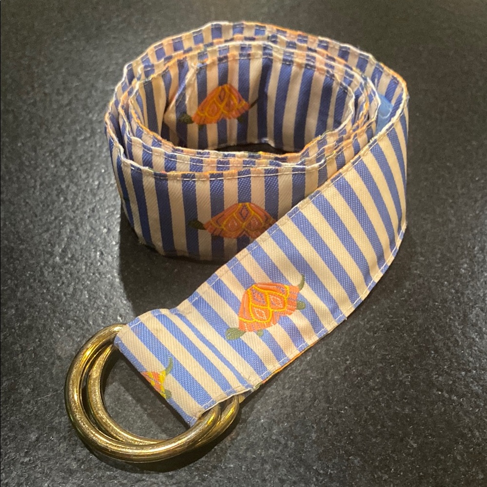 J. McLaughlin Blue & white Turtle Belt size Small